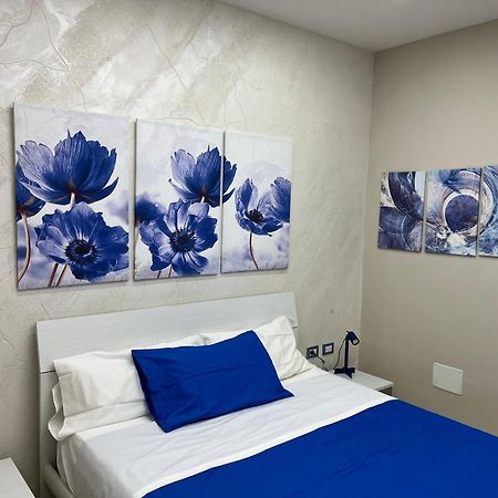 Blu 19 Hotel Наполи Екстериор снимка