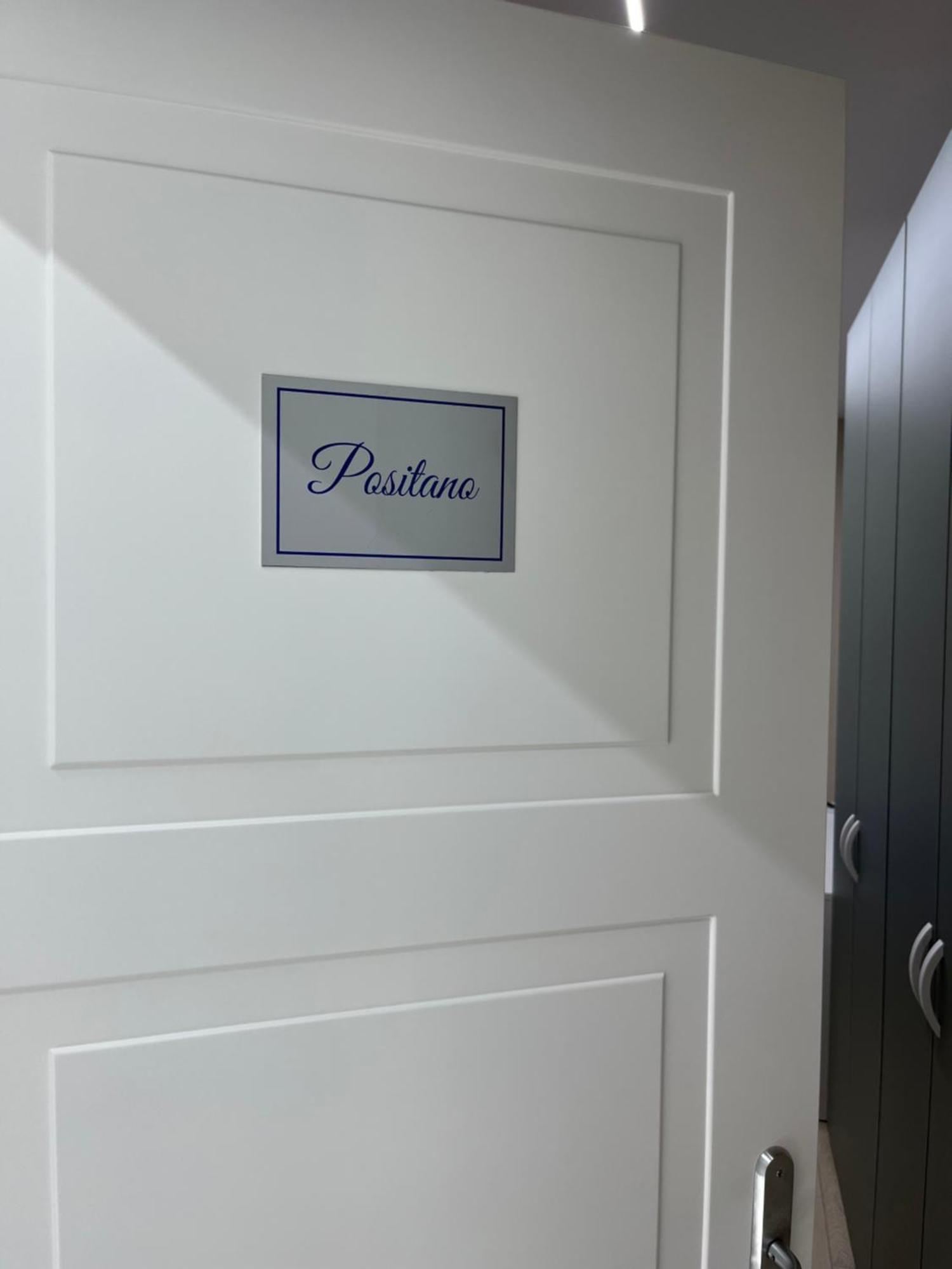 Blu 19 Hotel Наполи Екстериор снимка