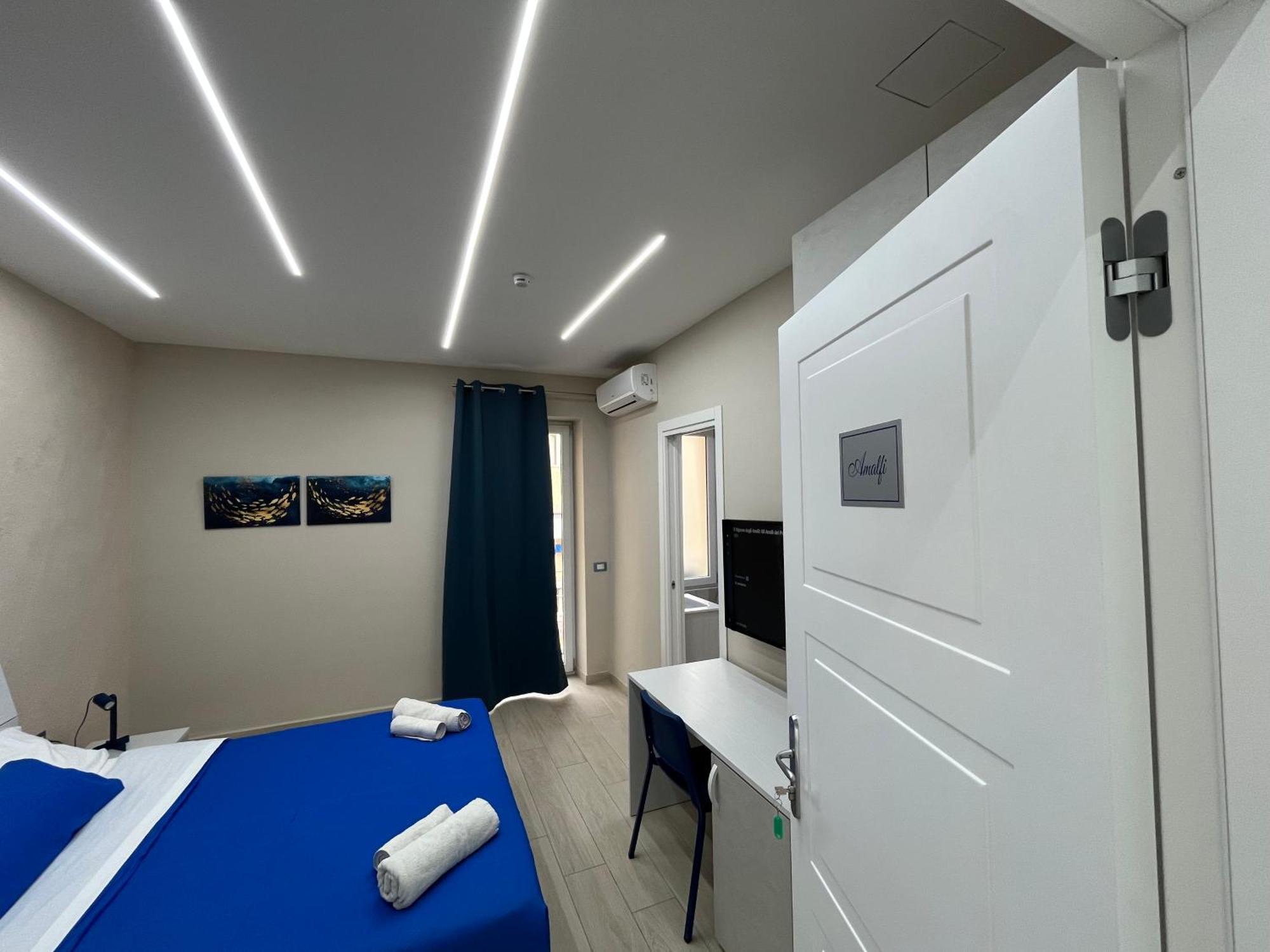 Blu 19 Hotel Наполи Екстериор снимка