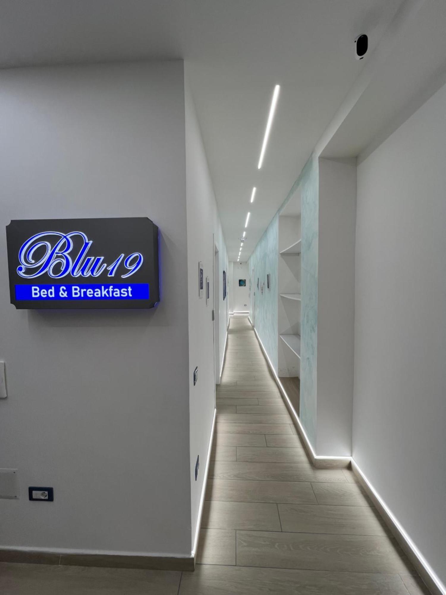 Blu 19 Hotel Наполи Екстериор снимка